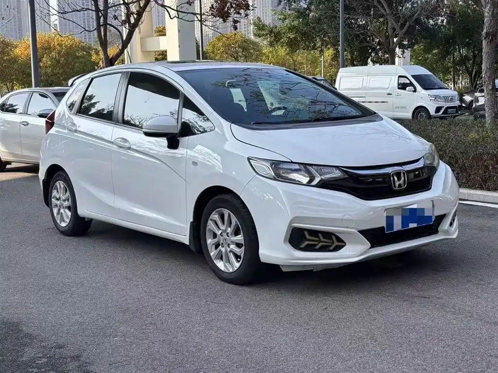 Fit 2018 1.5L CVT Comfort Sunroof Edition купить на сайте DeffCars