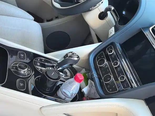Bentayga 2022 4.0T V8 купить на сайте DeffCars