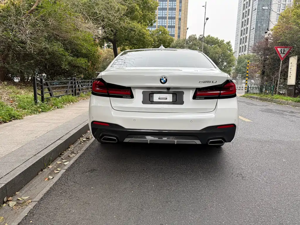 BMW 5 Series 2021 525Li M Sports Package купить на сайте DeffCars