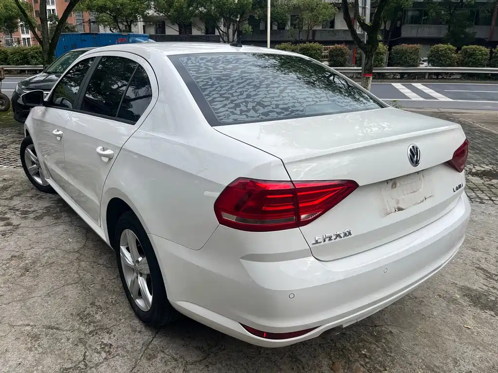 Lavida 2017 1.6L automatic fashion version купить на сайте DeffCars