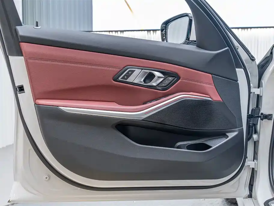 BMW 3 Series 2025 325i M Sports Package купить на сайте DeffCars