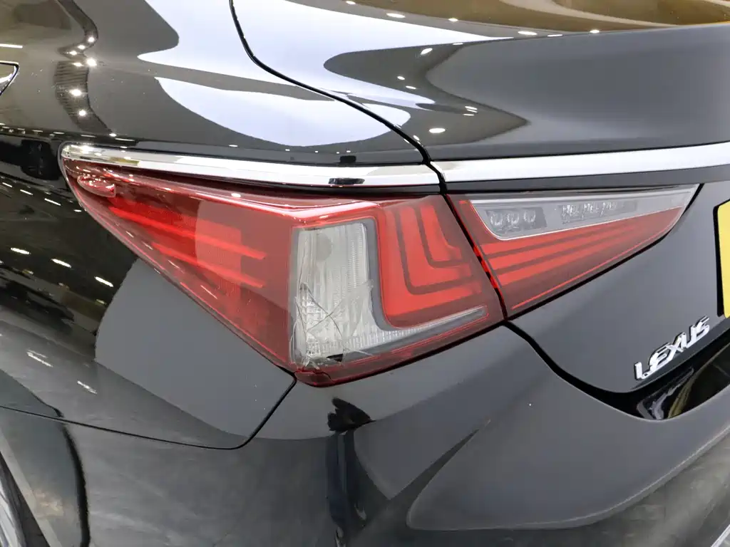 Lexus ES 2018 200 Excellence Edition National VI купить на сайте DeffCars