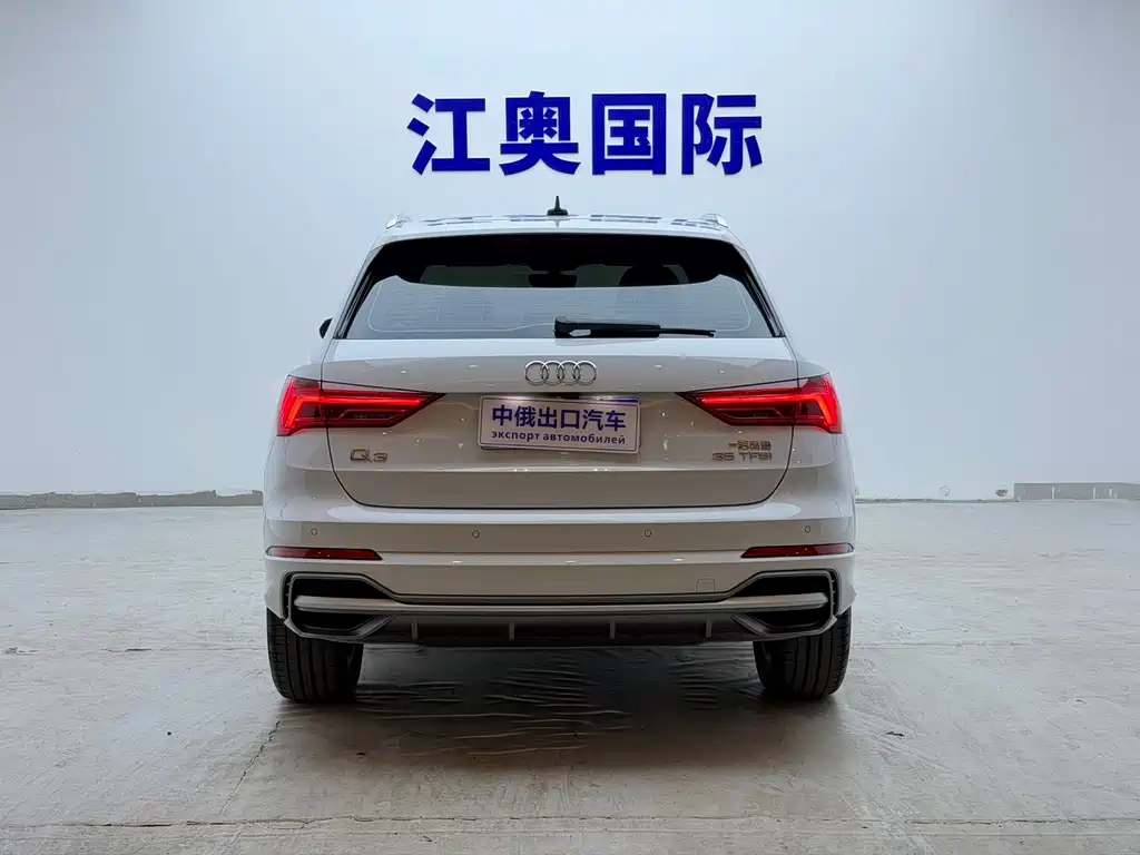 Audi Q3 2022 35 TFSI aggressive and dynamic купить на сайте DeffCars