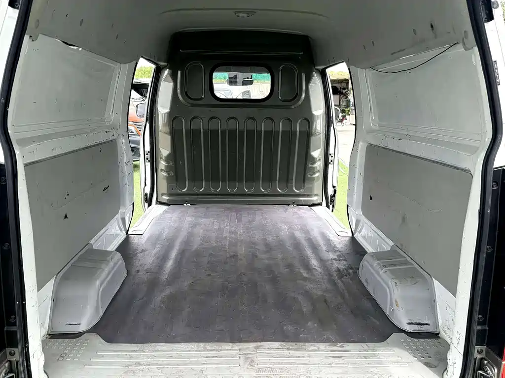 New Hiace X30L 2023 1.5L Fortune Edition Van 2/5 Seats Air-conditioned Version SWC15M купить на сайте DeffCars