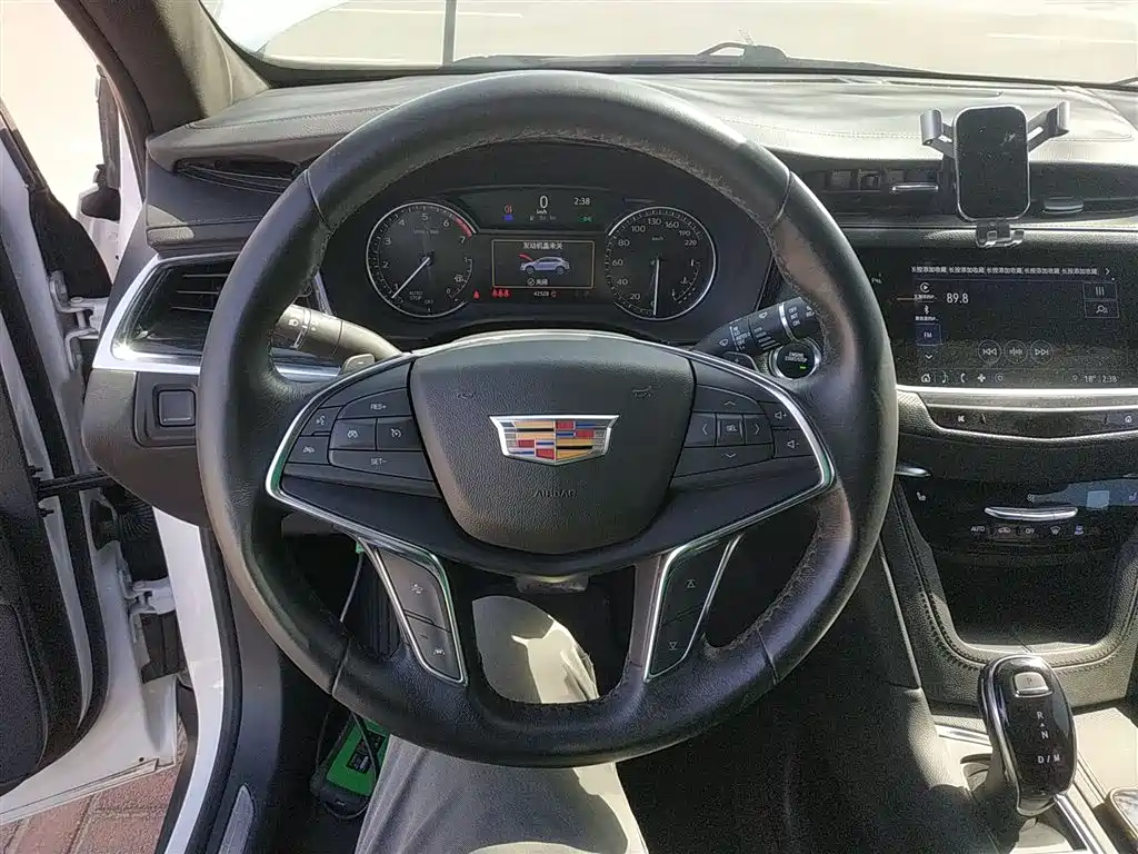Cadillac XT5 2022 2.0T two-wheel drive luxury model купить на сайте DeffCars