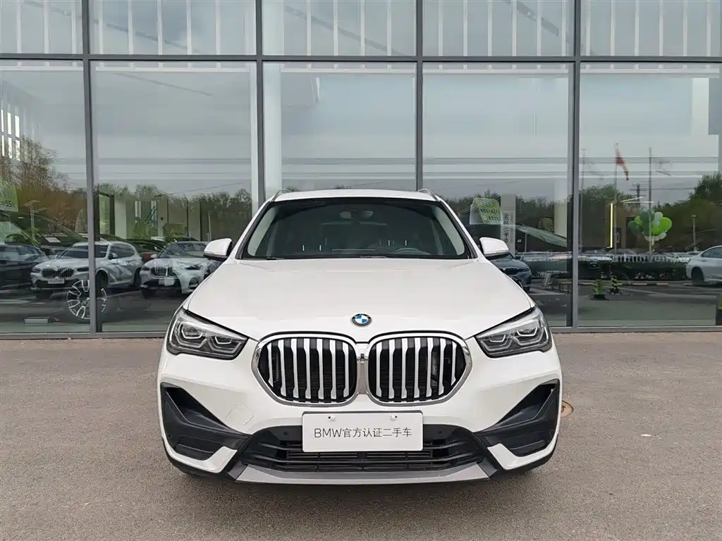 BMW X1 2022 sDrive25Li Leading Model купить на сайте DeffCars