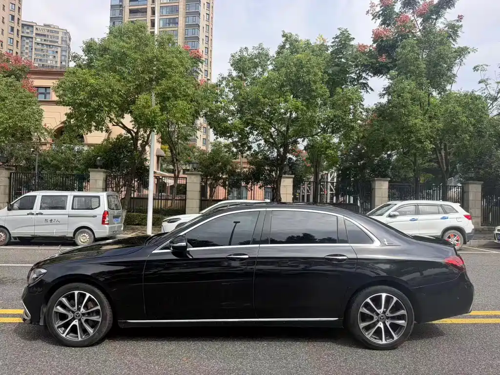 Mercedes-Benz E-Class 2018 E 300 L Luxury Model купить на сайте DeffCars