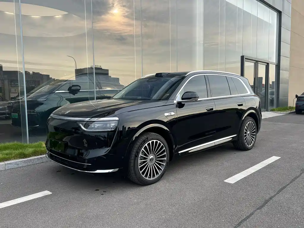 Wenjie M8 2025 extended range Max+ version 53.4kWh 6-seater version купить на сайте DeffCars