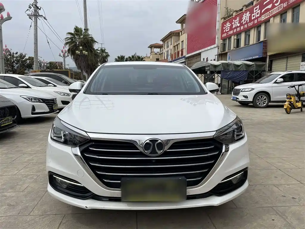Saab D50 2019 1.5L Manual Premium Edition National VI купить на сайте DeffCars