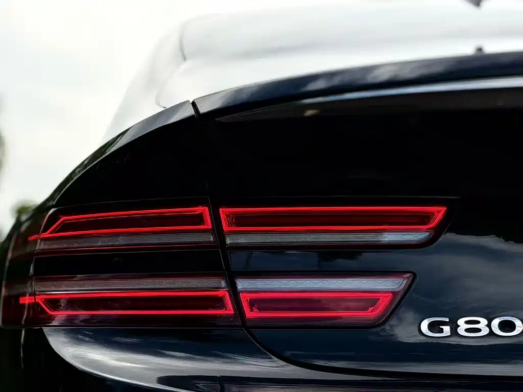 Genesis G80 2023 2.5T four-wheel drive luxury version купить на сайте DeffCars