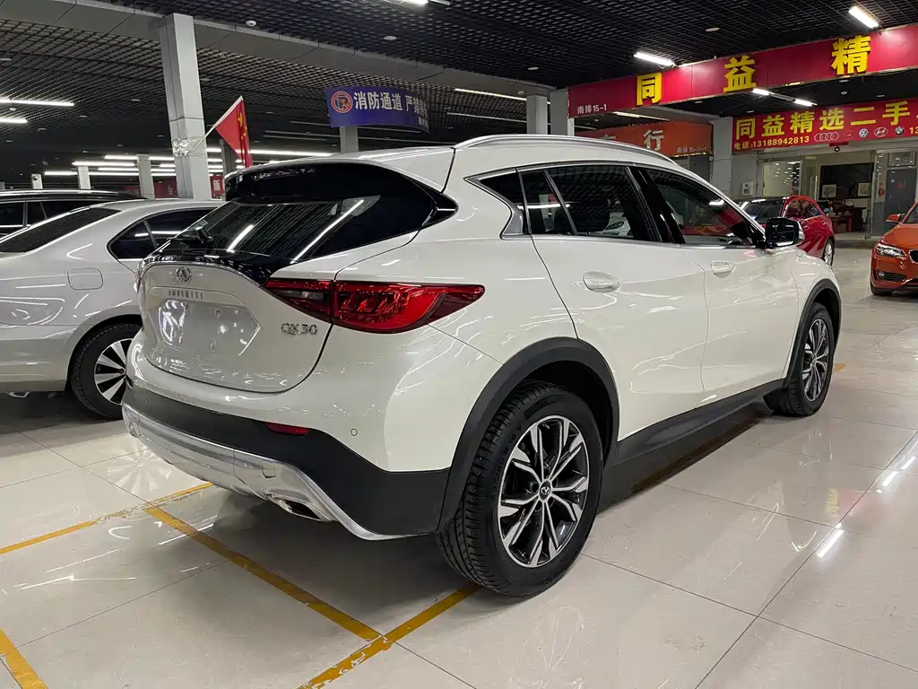 Infiniti QX30 2017 1.6T two-wheel drive sports version купить на сайте DeffCars