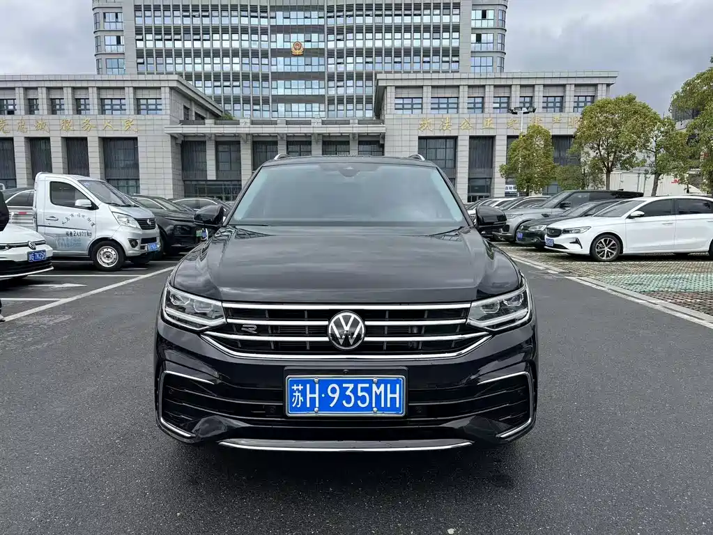 Tiguan L 2022 330TSI automatic two-wheel drive R-Line version купить на сайте DeffCars