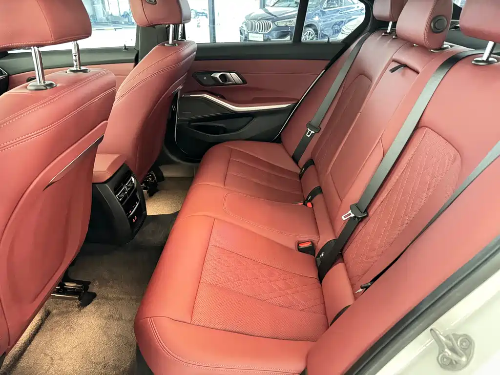 BMW 3 Series 2024 325i M Sports Night Package купить на сайте DeffCars