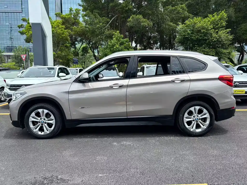 BMW X1 2016 sDrive18Li Exclusive Model купить на сайте DeffCars