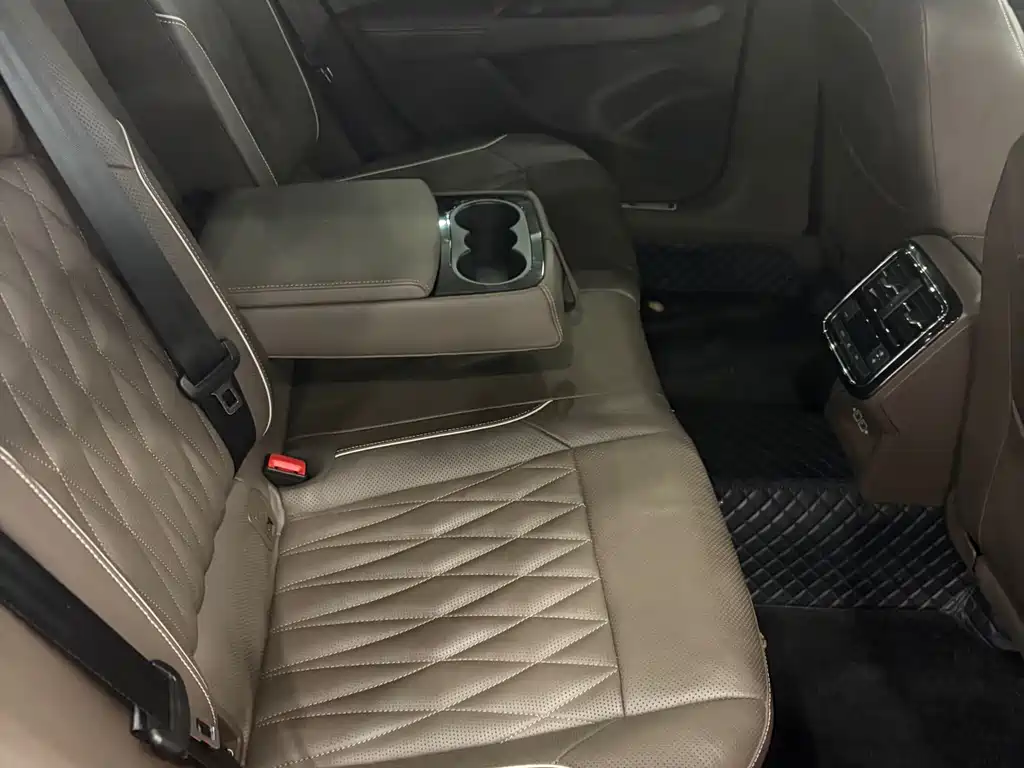 Passat 2019 330TSI Deluxe Edition National VI купить на сайте DeffCars