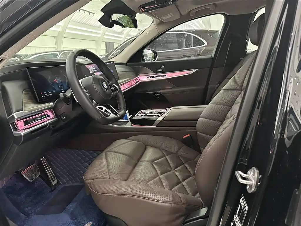 BMW 7 Series 2023 740Li Leading M Sports Package купить на сайте DeffCars
