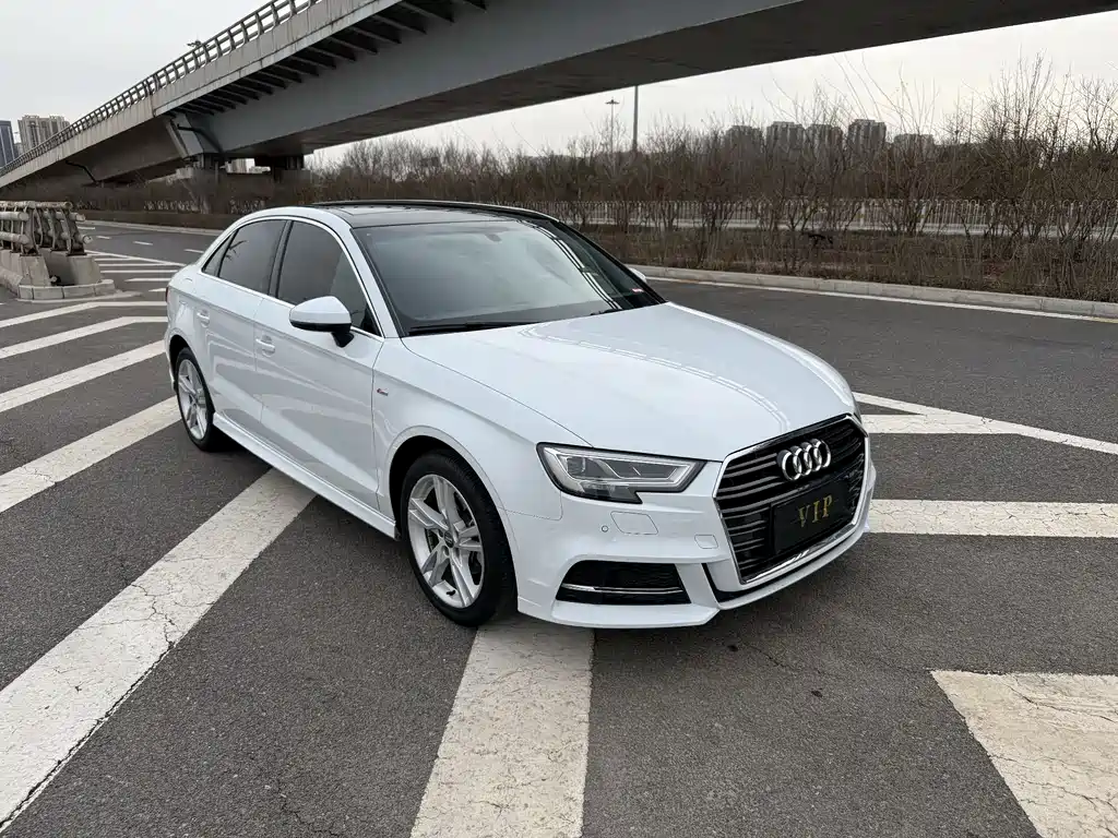 Audi A3 2019 Limousine 35 TFSI Fashion Type National VI купить на сайте DeffCars