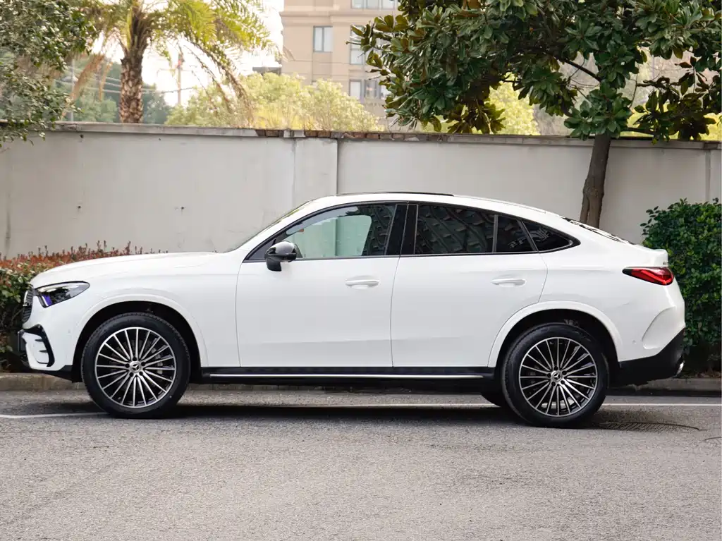 Mercedes-Benz GLC Coupe 2024 GLC 300 4MATIC Coupe SUV купить на сайте DeffCars