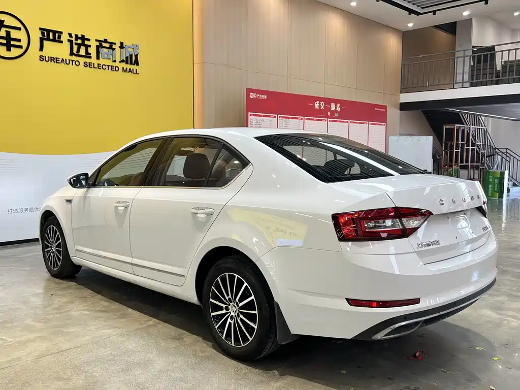 Octavia 2019 1.5L Automobile Deluxe Edition National VI купить на сайте DeffCars