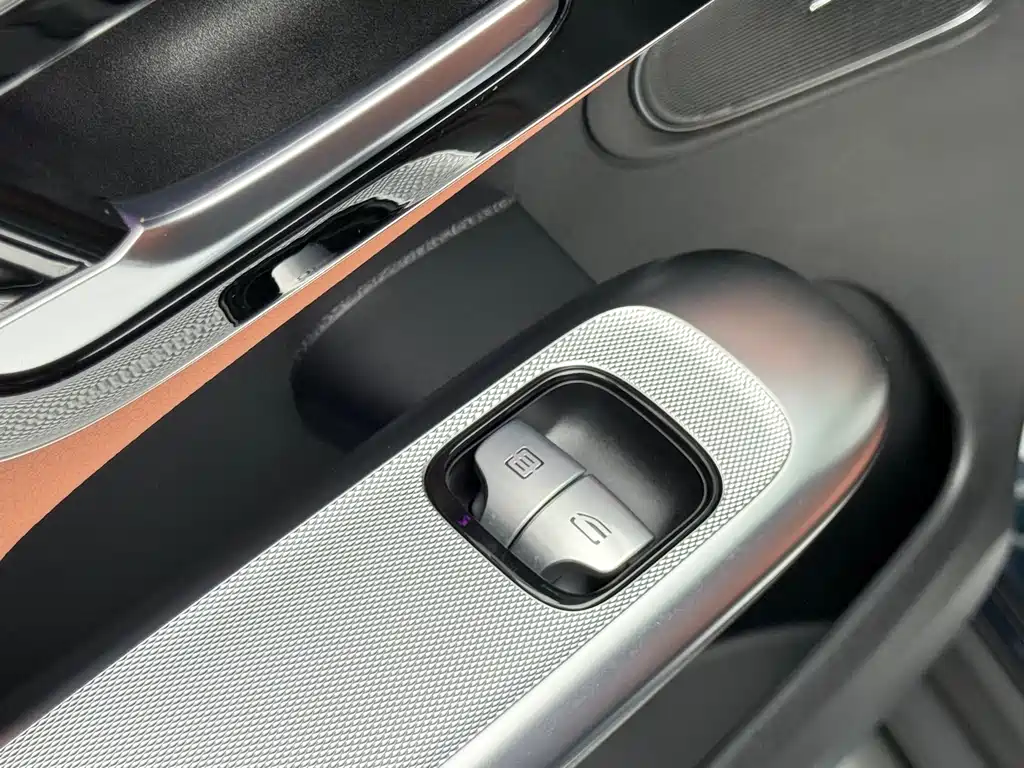 Mercedes-Benz GLC 2024 GLC 260 L 4MATIC luxury model 7 seats купить на сайте DeffCars