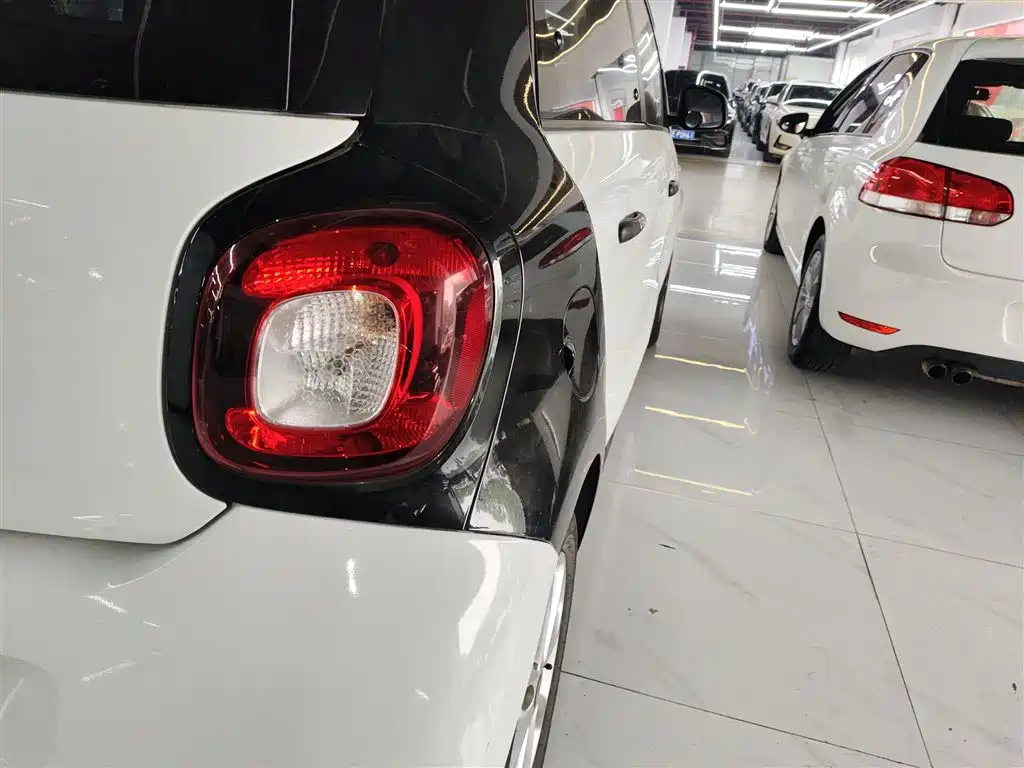smart forfour 2018 1.0L 52kW smart version купить на сайте DeffCars