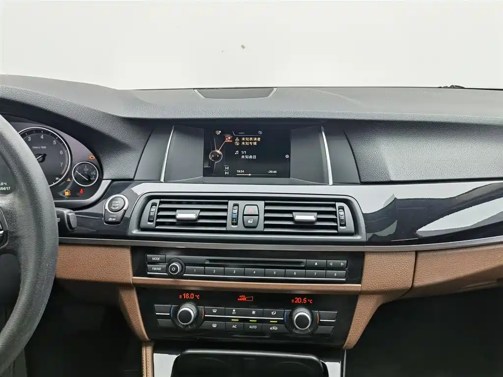 BMW 5 Series Imported 2015 520i Elegant купить на сайте DeffCars