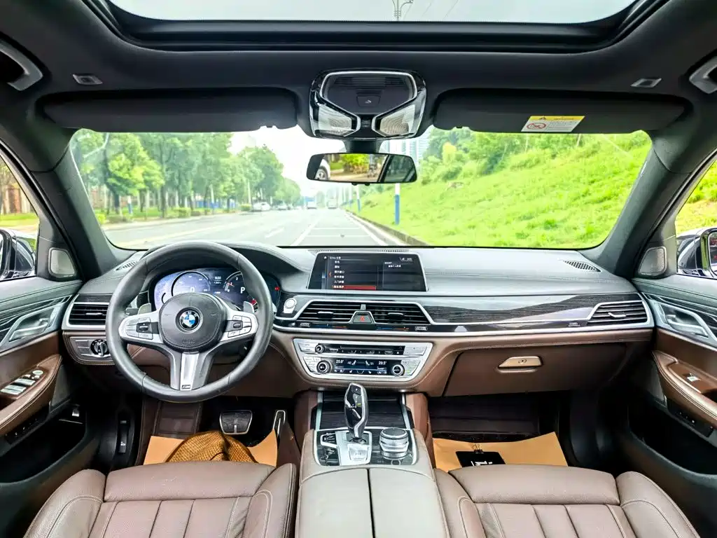 BMW 7 Series 2018 730Li Leading M Sports Package купить на сайте DeffCars