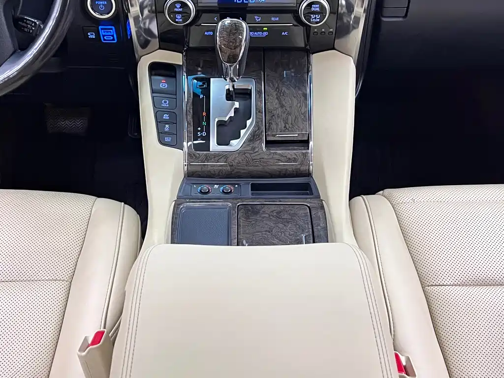 Wilfa 2021 Crown Dual Engine 2.5L HV Premium Edition купить на сайте DeffCars