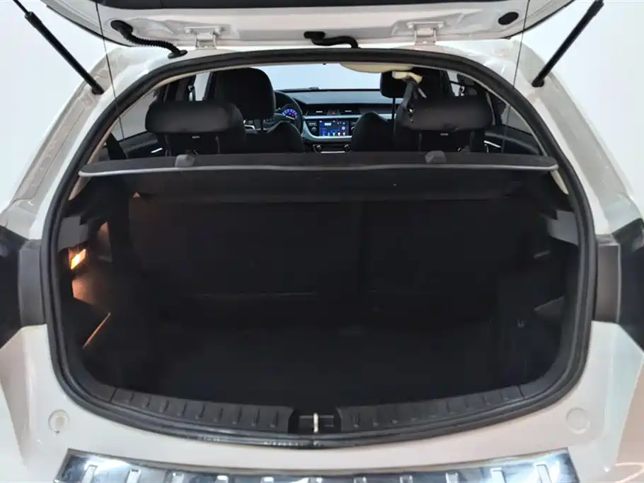 Vision X3 2017 1.5L manual premium model купить на сайте DeffCars