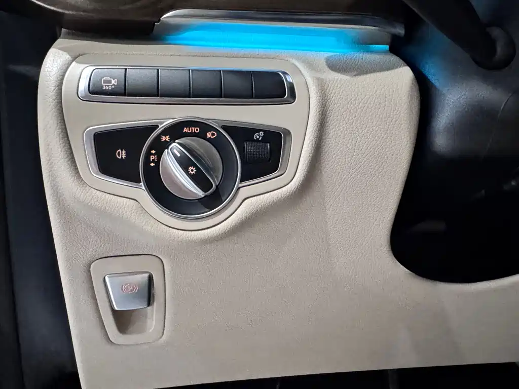 Mercedes-Benz V-Class 2021 V 260 Premium Edition купить на сайте DeffCars