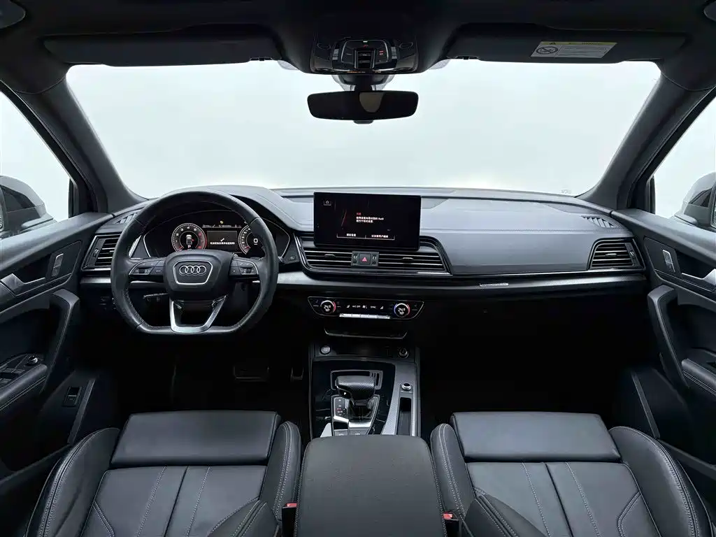 Audi Q5L 2024 40 TFSI luxury and dynamic model купить на сайте DeffCars