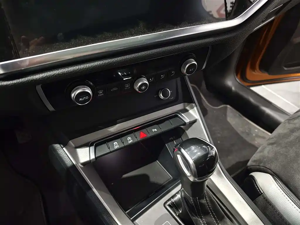Audi Q3 2019 35 TFSI aggressive and dynamic купить на сайте DeffCars