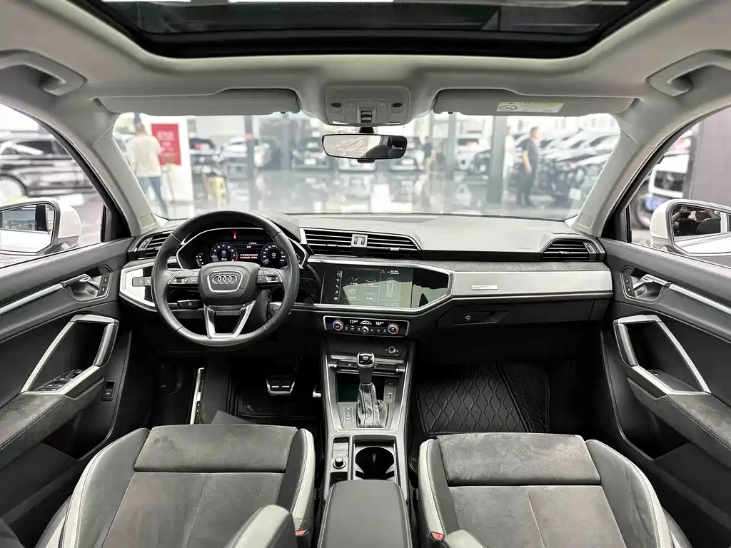 Audi Q3 2021 35 TFSI aggressive and dynamic купить на сайте DeffCars