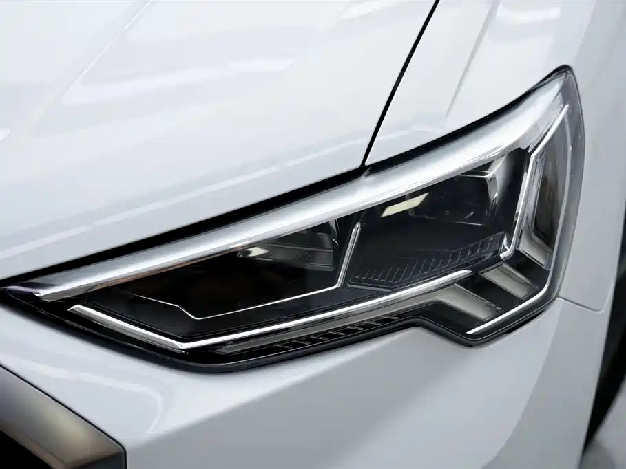 Audi Q3 2020 40 TFSI Fashionable and Dynamic купить на сайте DeffCars