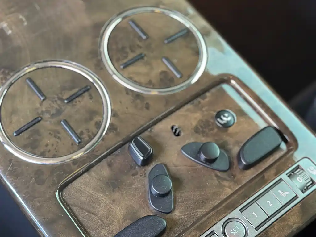 Phaeton 2011 3.6L V6 4-seat extended Individual version купить на сайте DeffCars