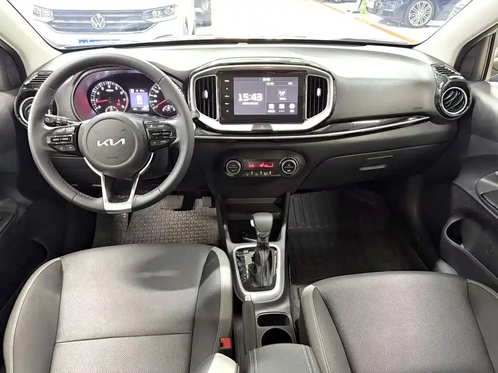 Yipao 2026 1.4L sunroof version купить на сайте DeffCars