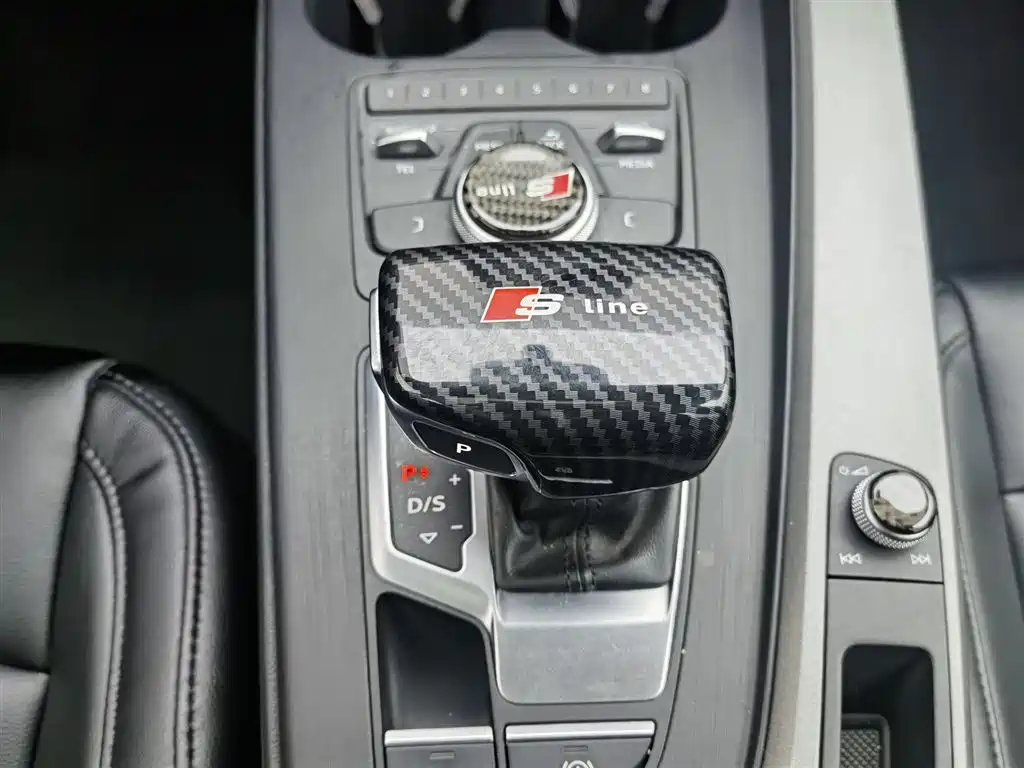Audi A4L 2018 30th Anniversary Model 40 TFSI Enterprising купить на сайте DeffCars
