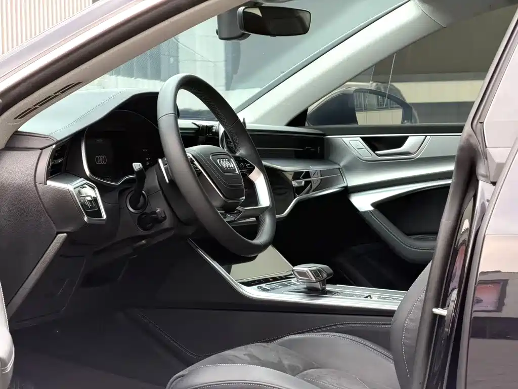 Audi A7L 2024 45TFSI S-line Dream-Building Crystal Package купить на сайте DeffCars