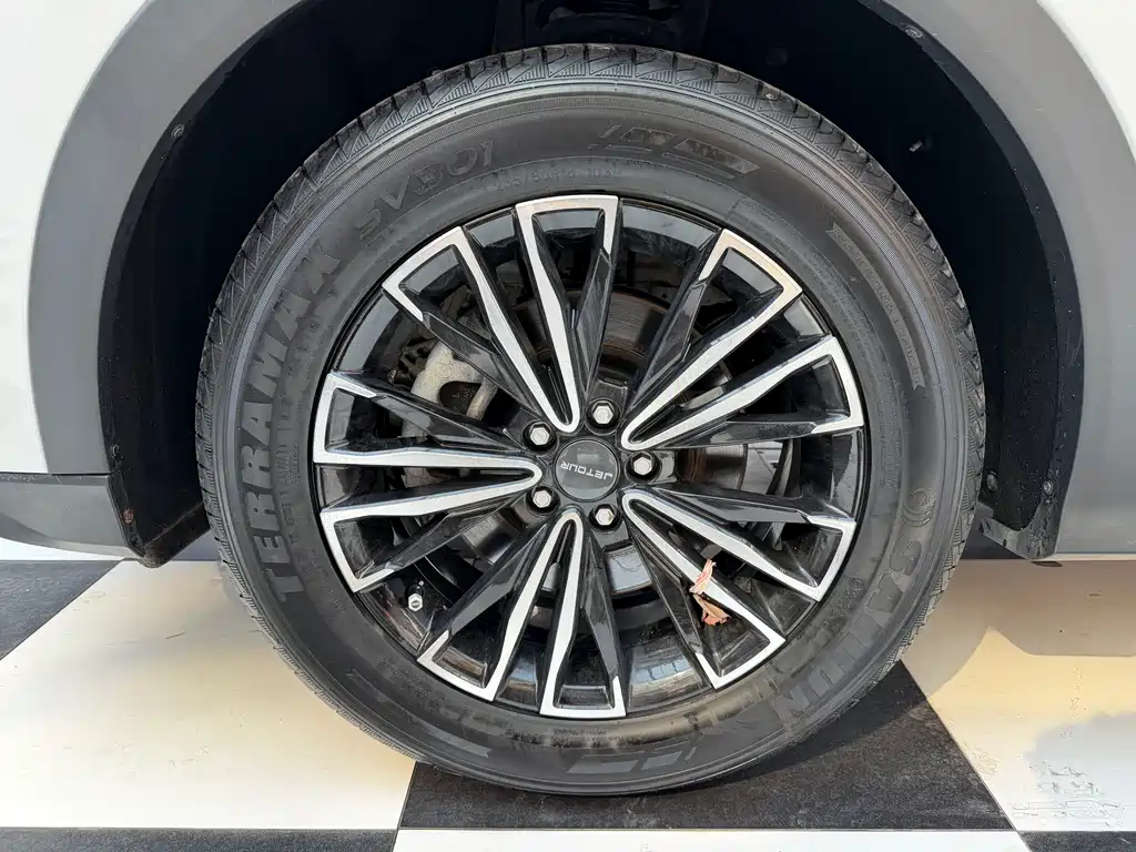 Jietu X70 PLUS 2021 facelift 1.5T DCT Mountain PRO 7 seats купить на сайте DeffCars