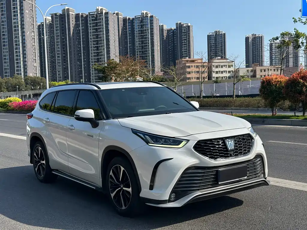 Crown Lufang 2022 2.5L HEV four-wheel drive luxury version купить на сайте DeffCars