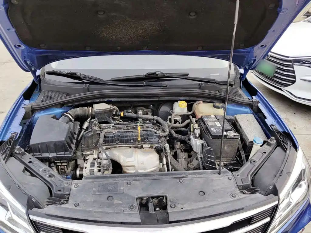 Roewe i5 2019 1.5L Manual 4G Internet Langue Edition купить на сайте DeffCars