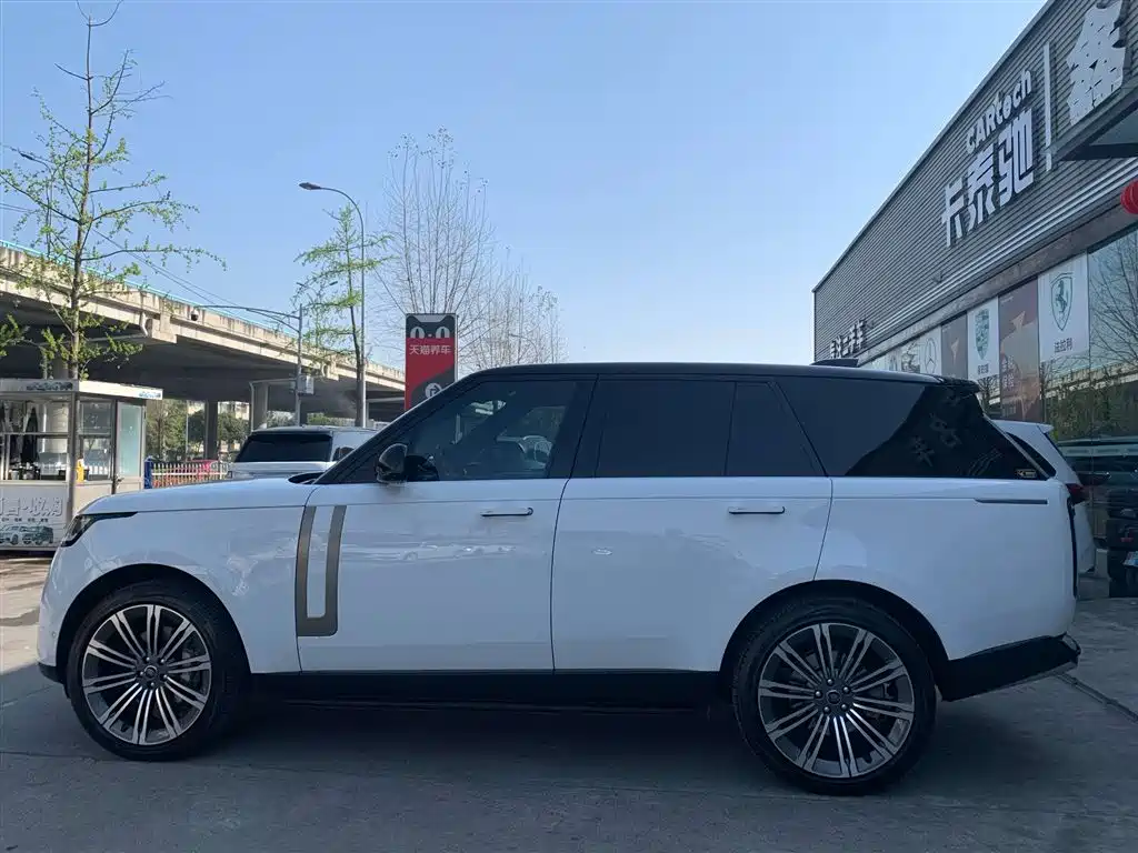 Range Rover 2023 3.0 L6 360PS Grand Edition купить на сайте DeffCars