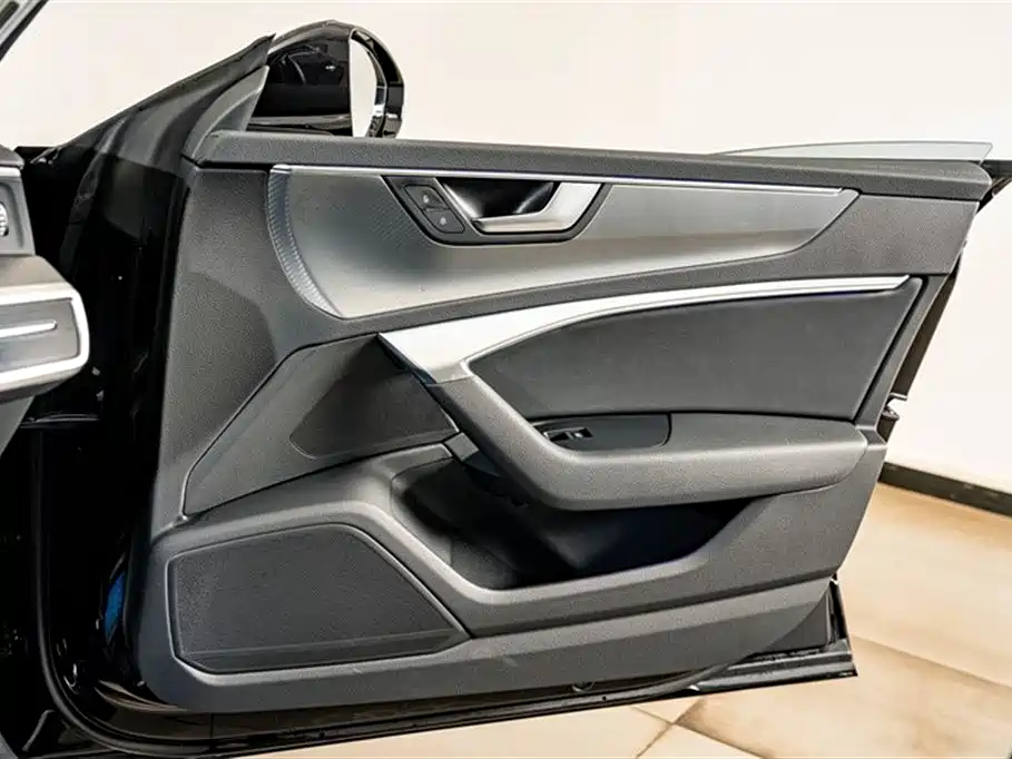Audi A7L 2024 45TFSI S-line Dream Building Liquid Crystal Package купить на сайте DeffCars