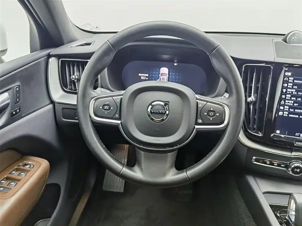 Volvo XC60 2023 B5 four-wheel drive Zhiyi Luxury Edition купить на сайте DeffCars