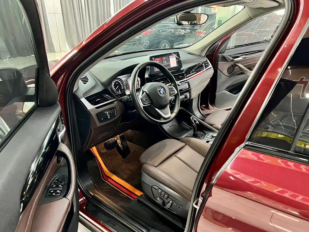 BMW X1 2020 sDrive25Li Leading Model купить на сайте DeffCars