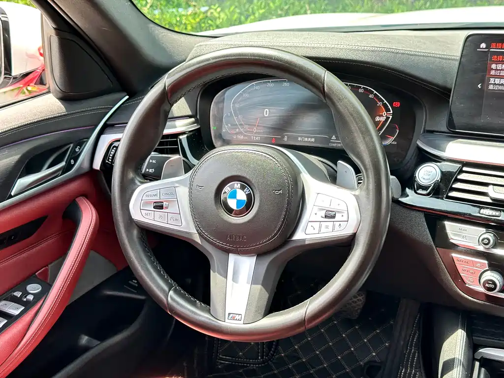 BMW 5 Series 2023 530Li Leading M Sports Package купить на сайте DeffCars
