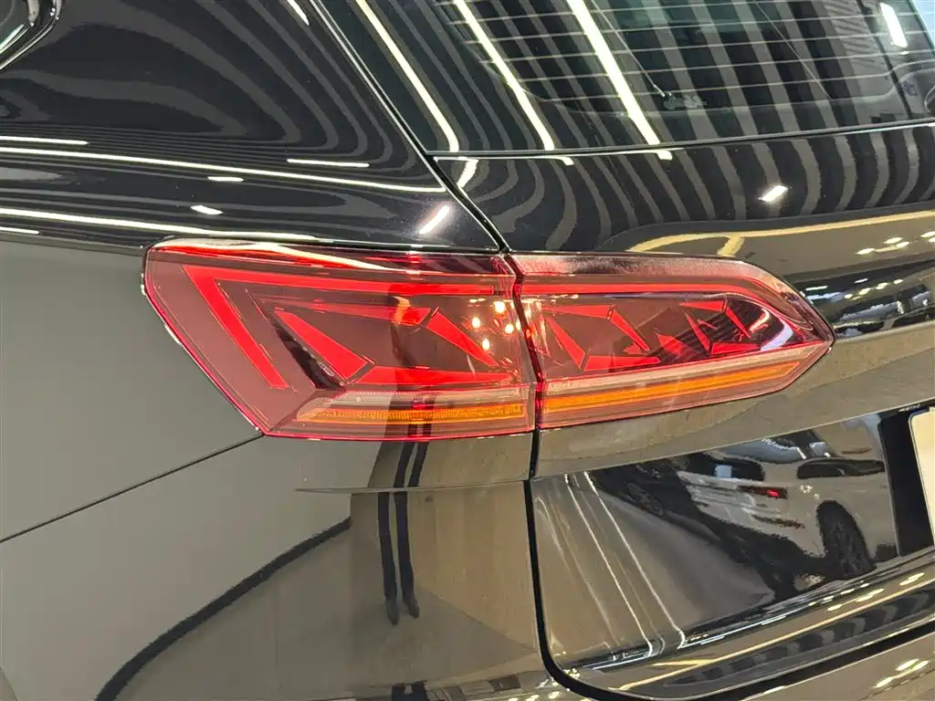 Touareg 2022 3.0TSI Ruixiang Edition Obsidian Sports Package купить на сайте DeffCars