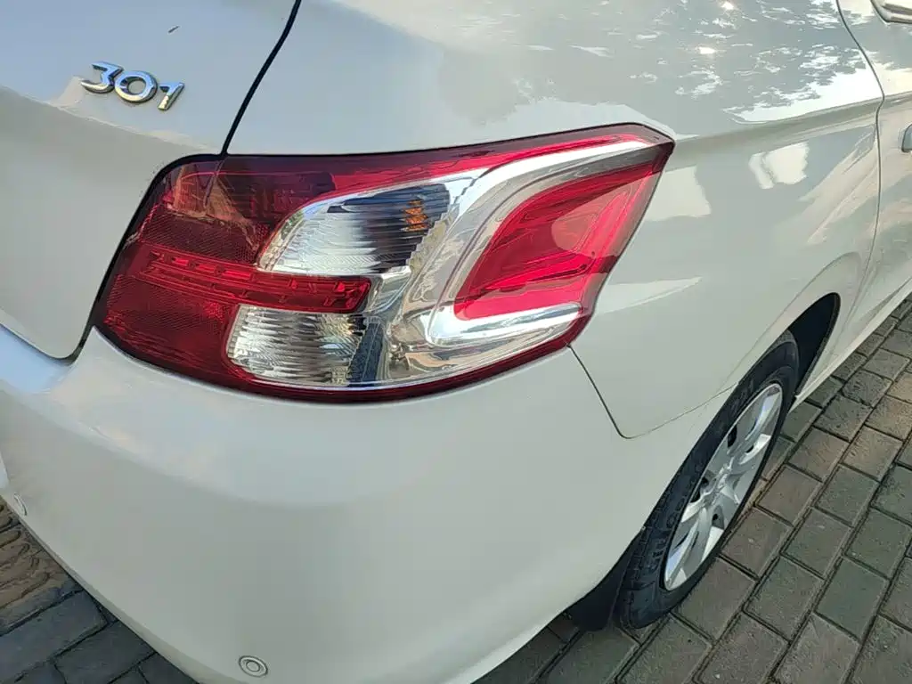 Peugeot 301 2016 1.6L manual comfort version купить на сайте DeffCars