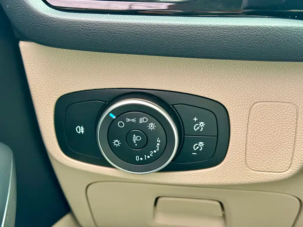 Focus 2021 Sedan EcoBoost 180 Automatic NeochaEDGE купить на сайте DeffCars