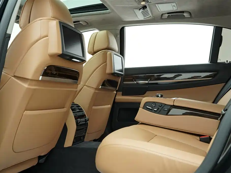 BMW 7 Series 2010 760Li купить на сайте DeffCars